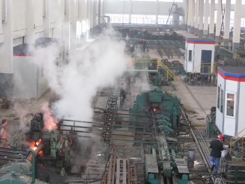 湖南无缝钢管厂家生产车间